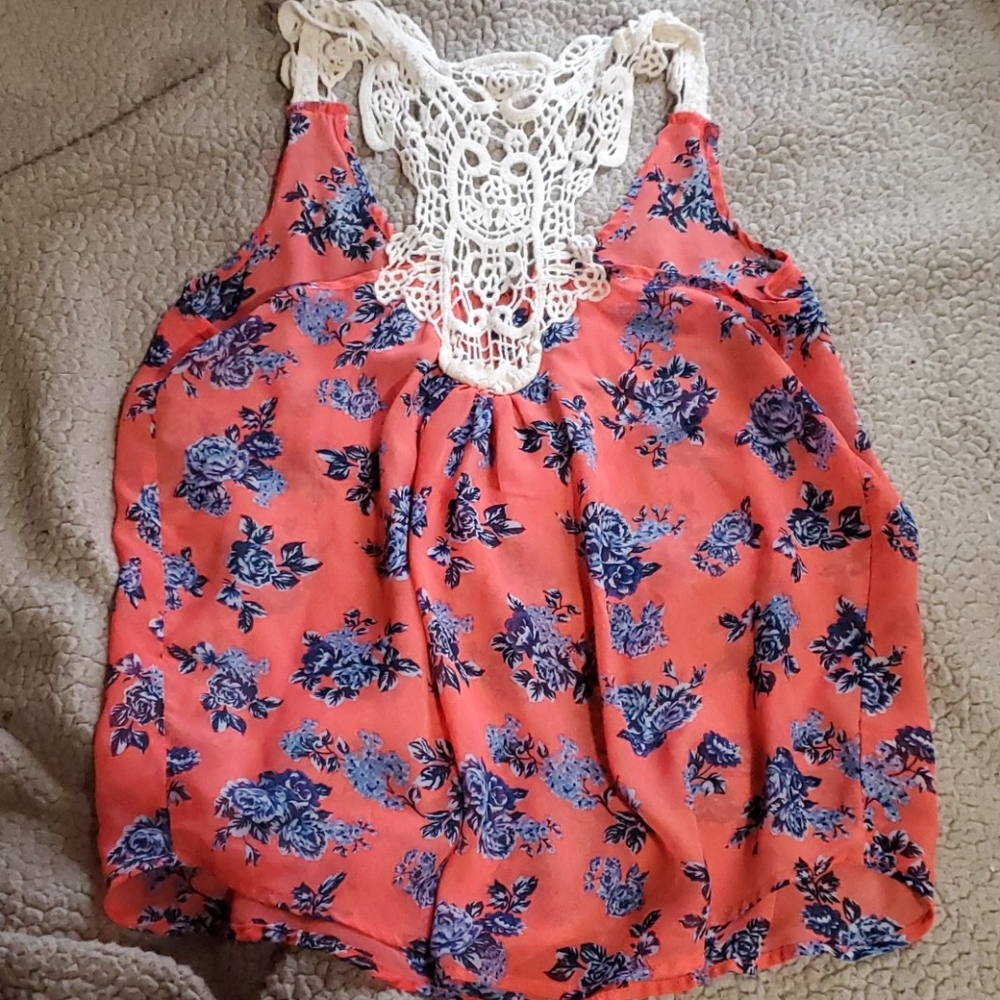 Sheer Floral Racetrack Top - Picture 4 of 4